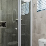 Rondawel 6 sleeper bath